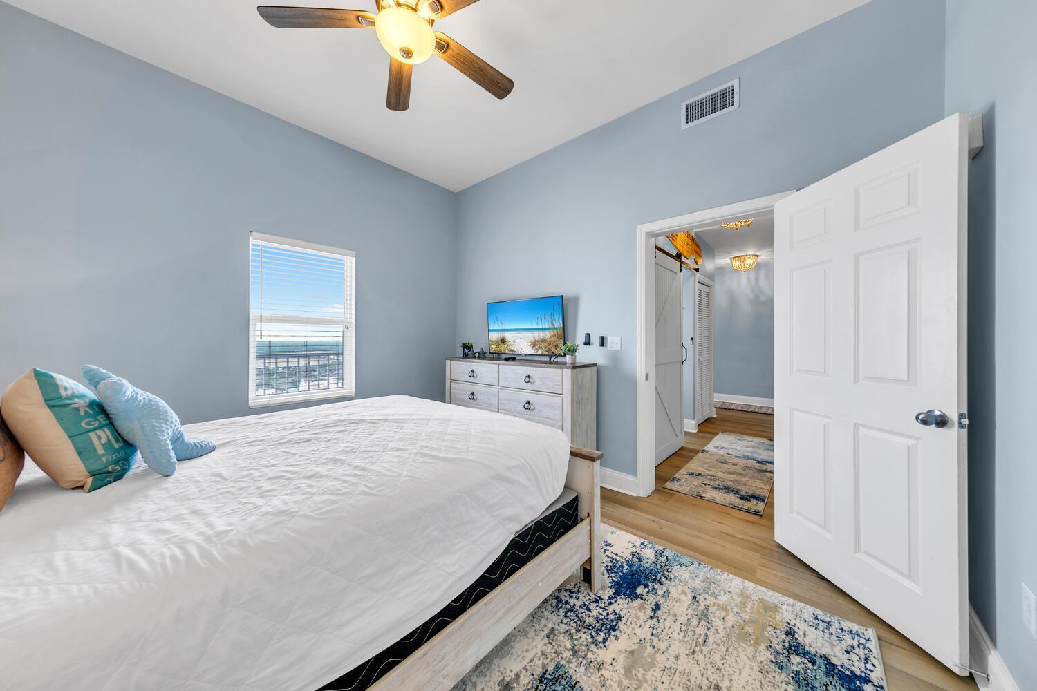 Laketown Wharf Penthouse 2026